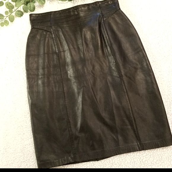 Leather skirt - Picture 1 of 6